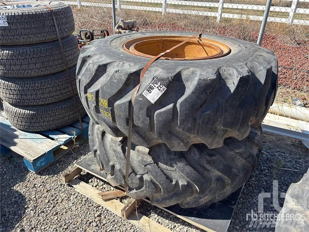  17.5-25 Tires, wheels and rims