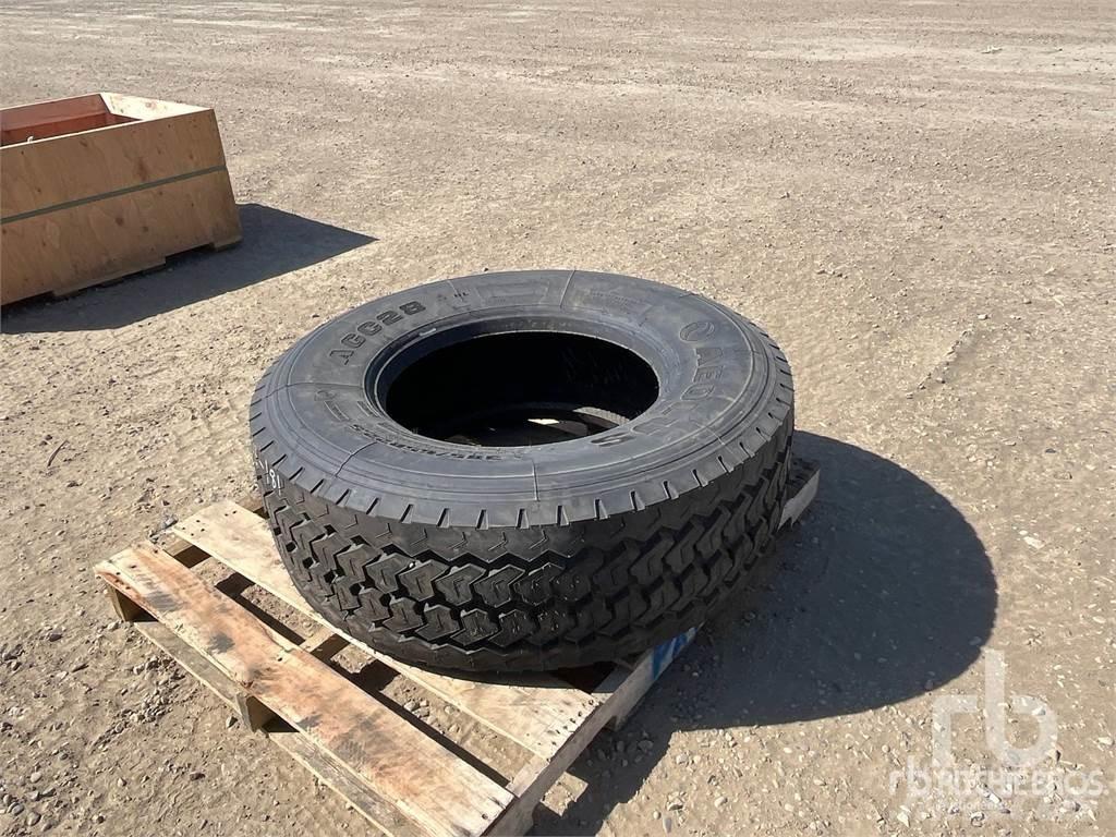 Aeolus AGC28 Tires, wheels and rims