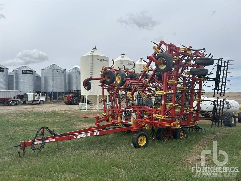 Bourgault 8910 Cultivators