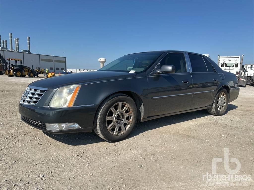 Cadillac DTS Automobiles / SUVS