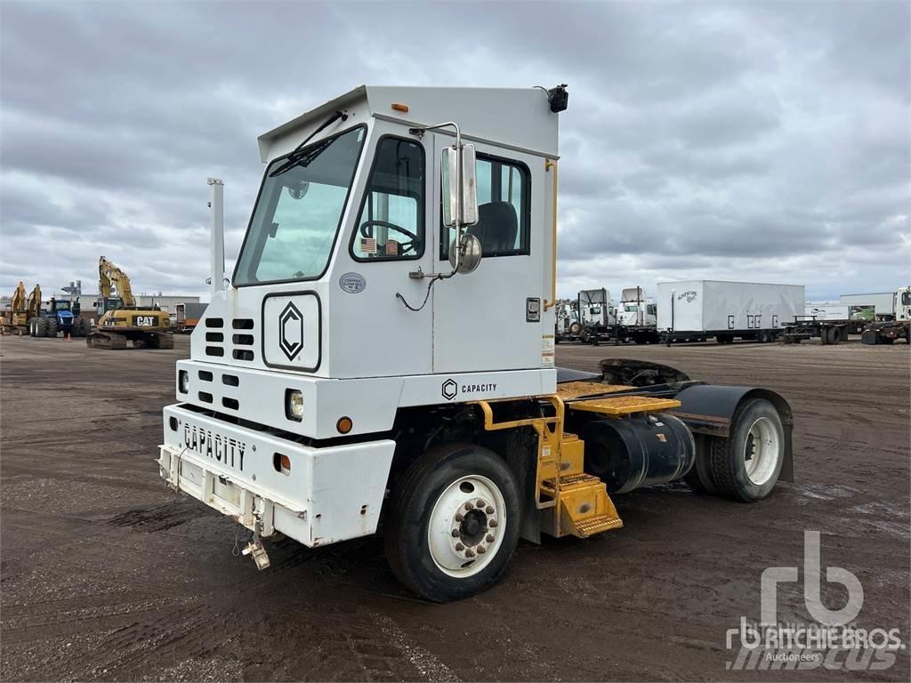 Capacity 4x2 Conventional Trucks / Tractor Trucks