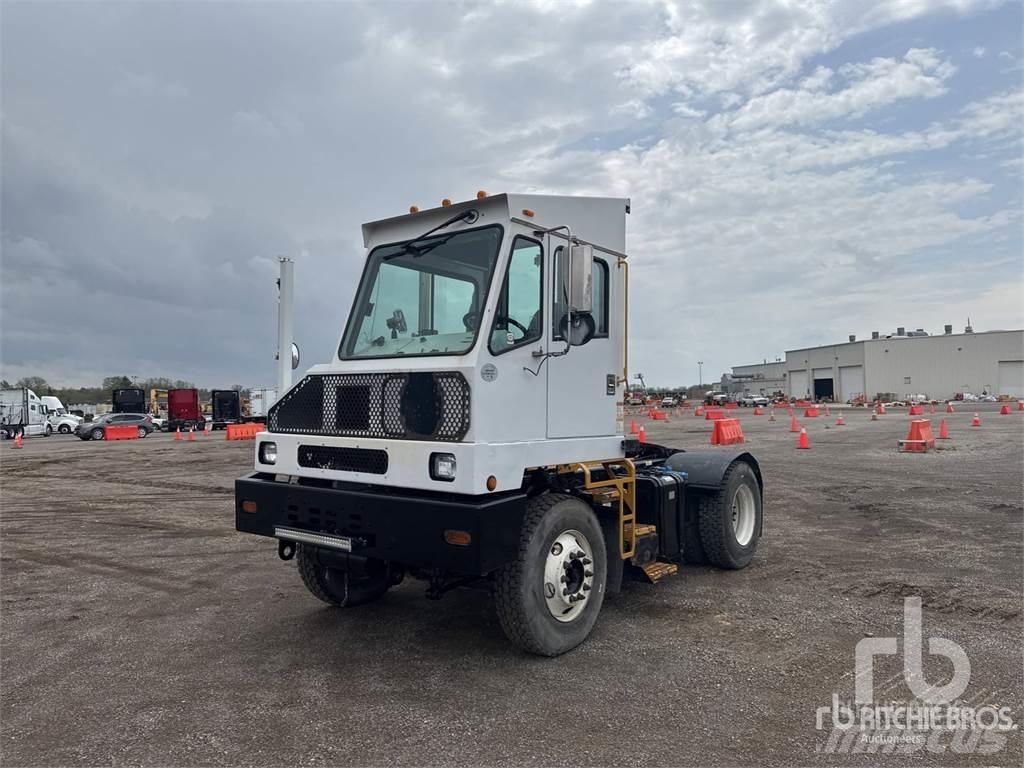 Capacity 4x2 Conventional Trucks / Tractor Trucks