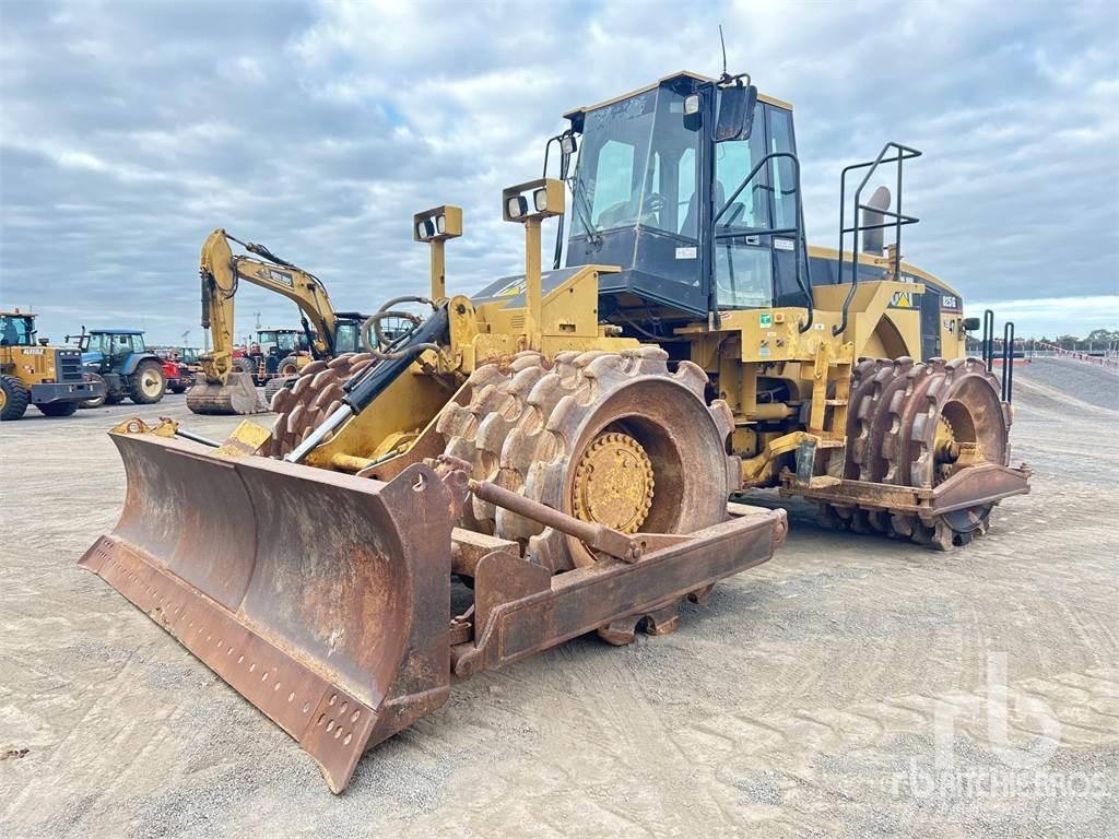 CAT 825G Landfill compactors