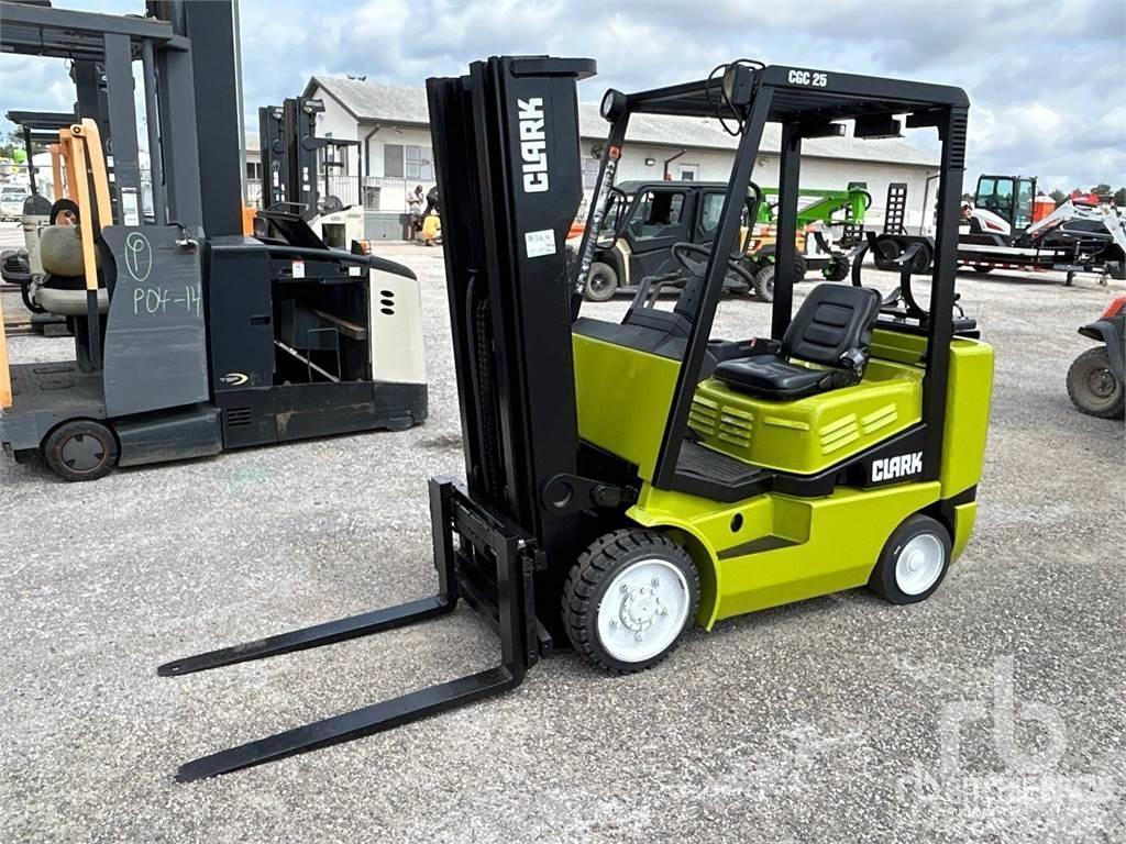 Clark CGC25 Diesel Forklifts