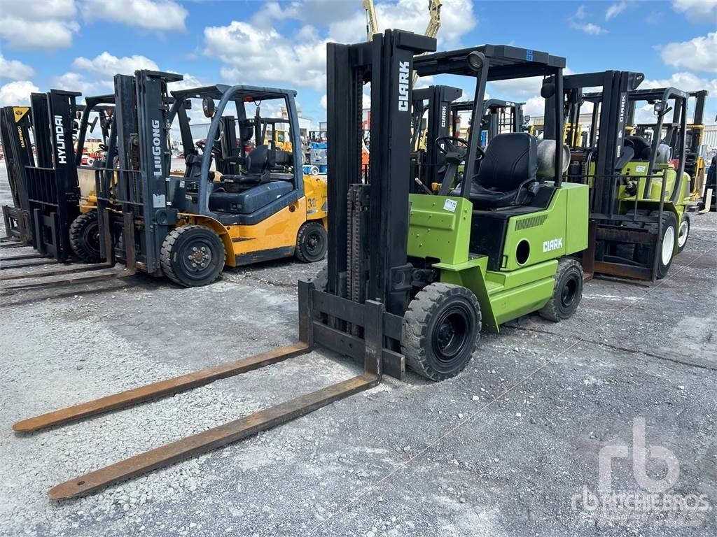 Clark CPX25 Diesel Forklifts