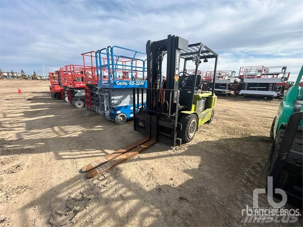 Clark GEX40 Electric Forklifts