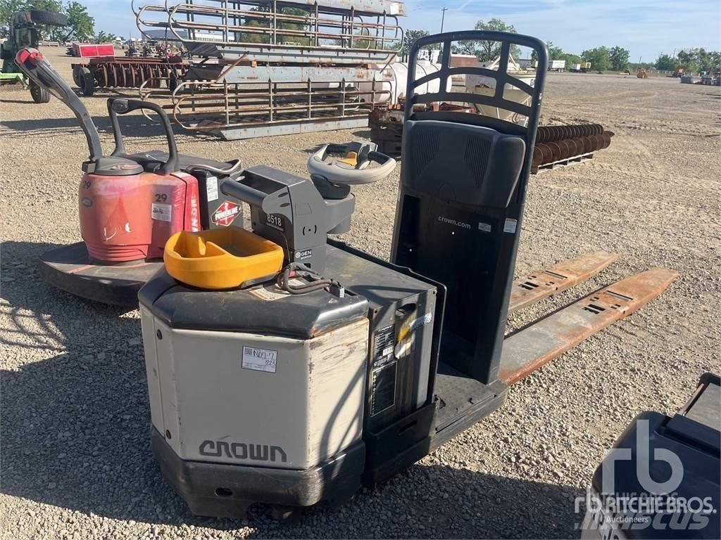 Crown PC4500-80 Pallet racks