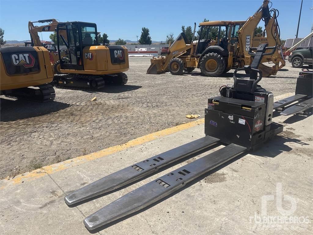 Crown PE4500-60 Pallet racks