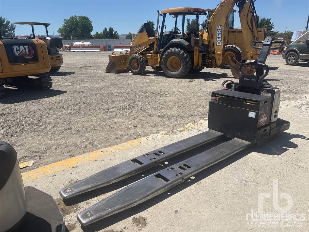Crown PE4500-60 Pallet racks