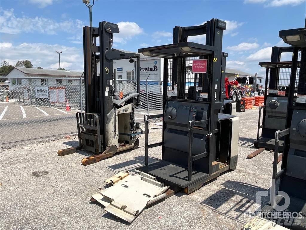 Crown SP3420-30 Electric Forklifts