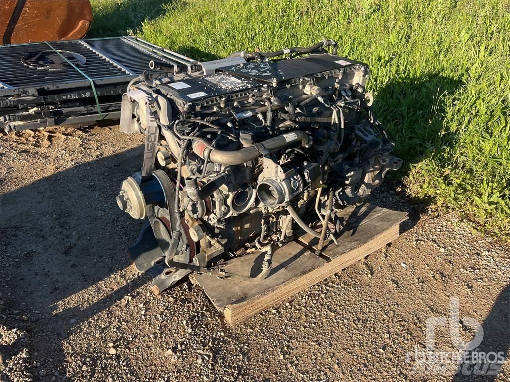 Detroit DD15 Engines