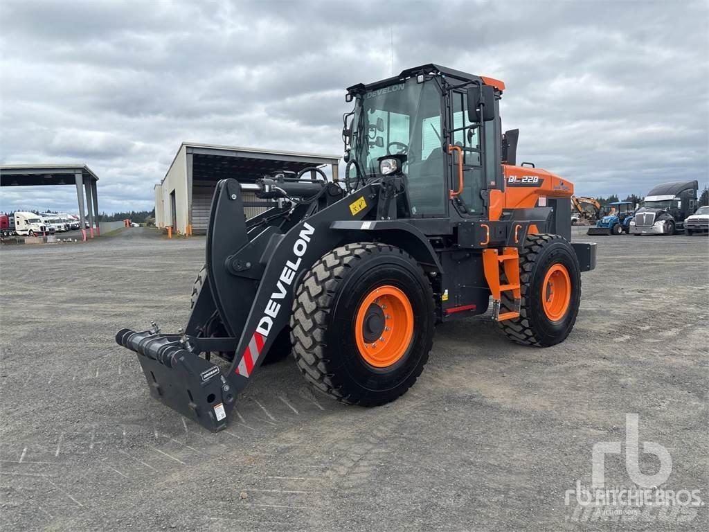 Develon DL220-7 Wheel Loaders