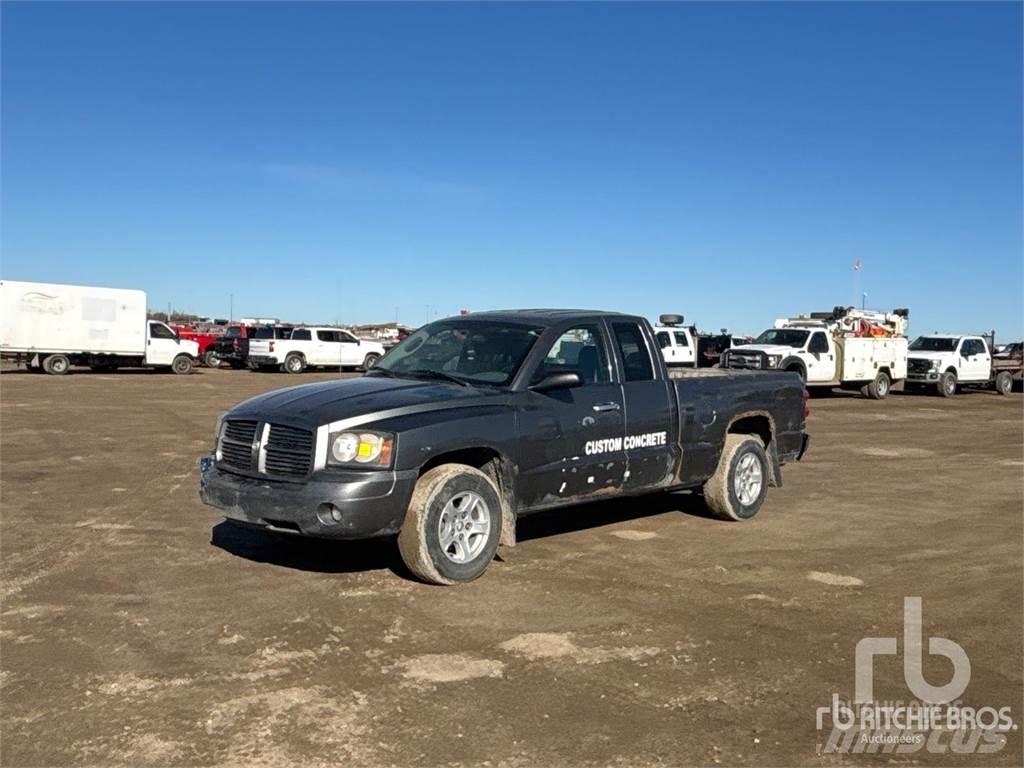 Dodge DAKOTA Pickup Trucks
