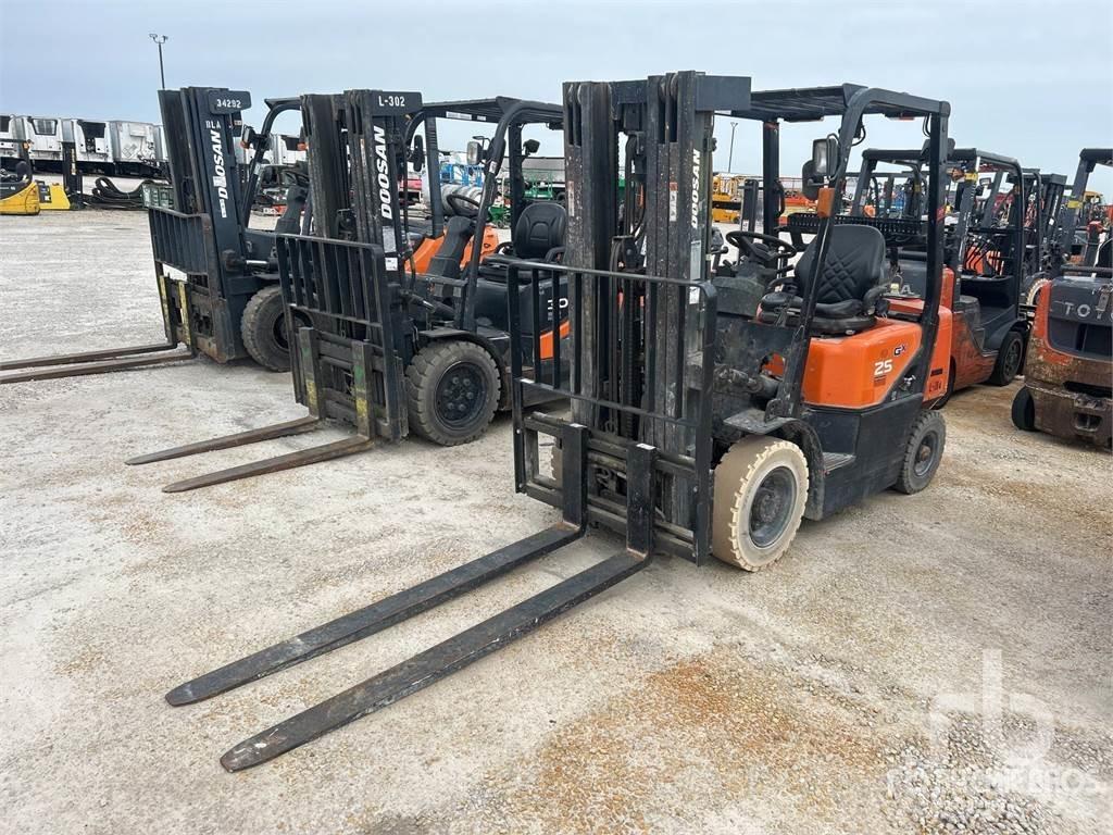 Doosan G25G Diesel Forklifts