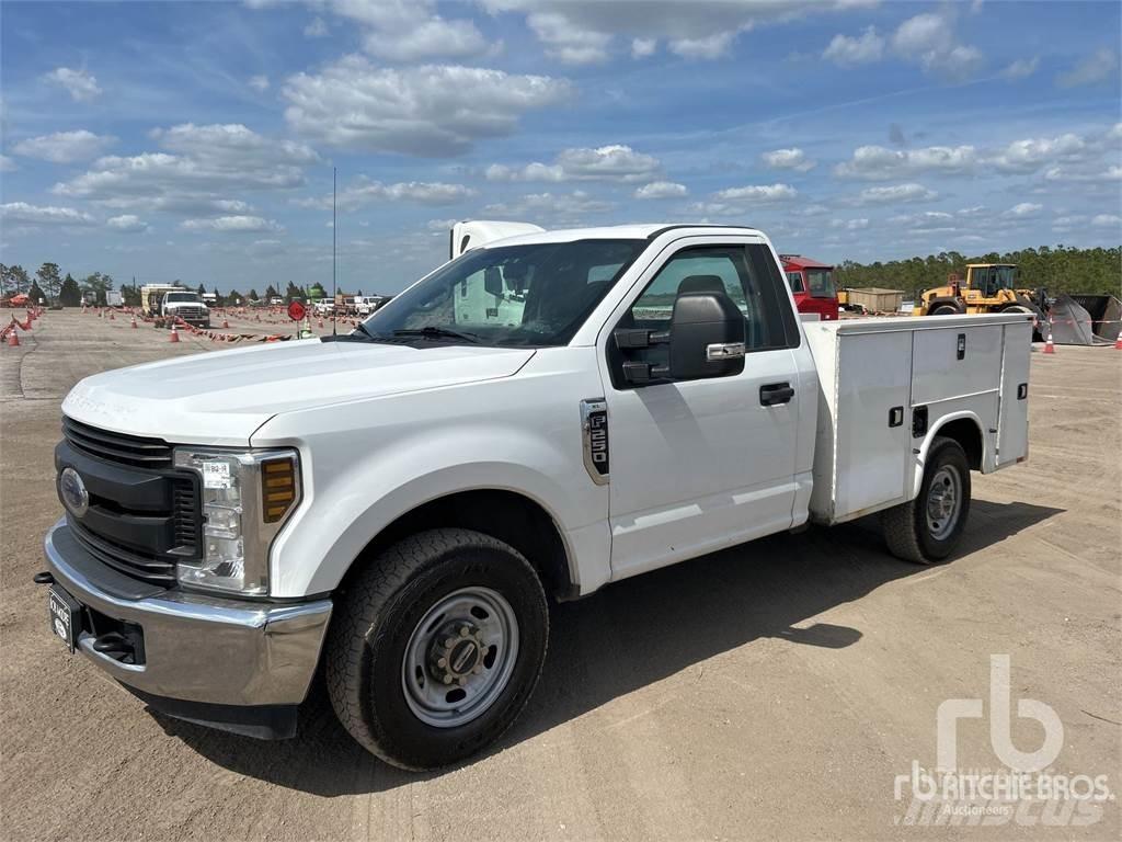 Ford F-250 Work Trucks / Municipal