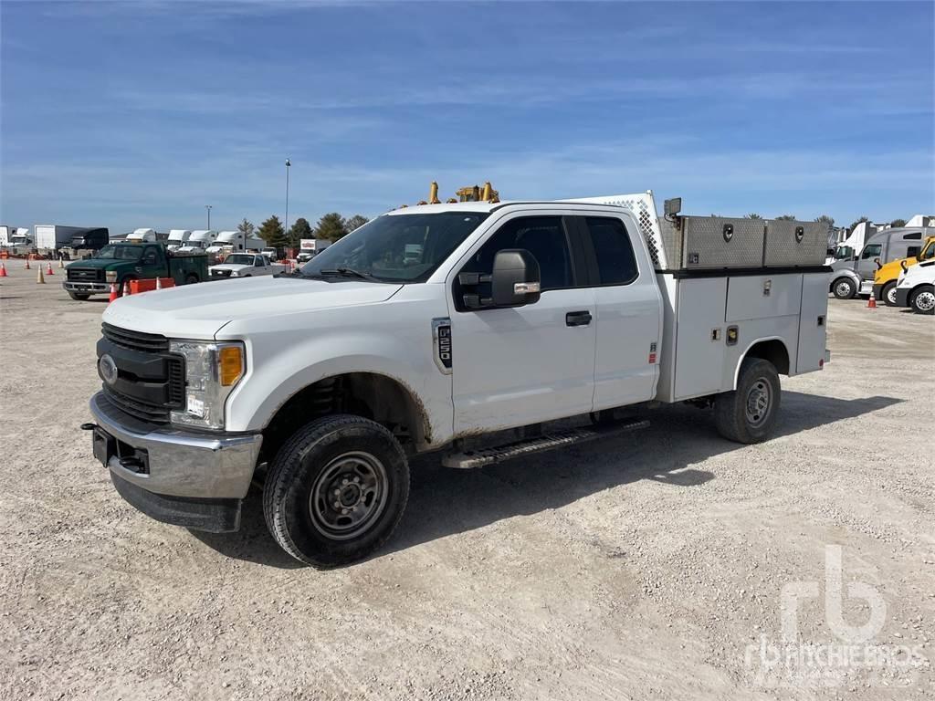 Ford F-250 Work Trucks / Municipal