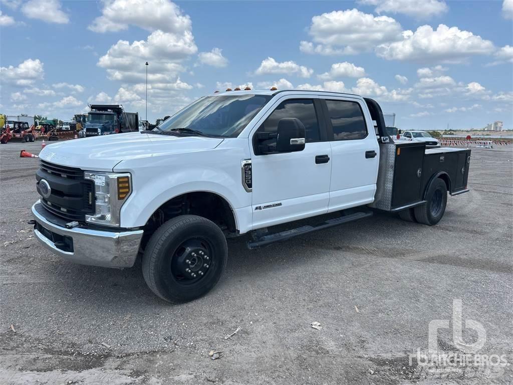 Ford F-350 Flatbed Trucks