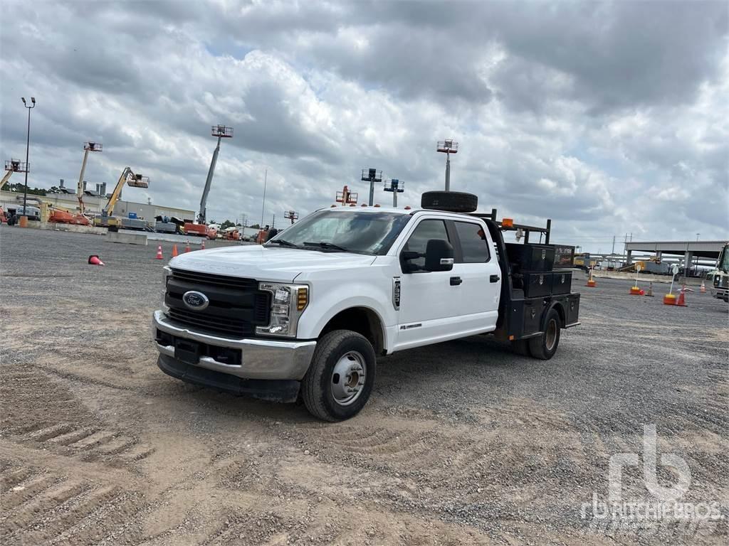 Ford F-350 Flatbed Trucks