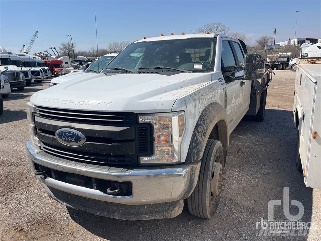 Ford F-550 Flatbed Trucks