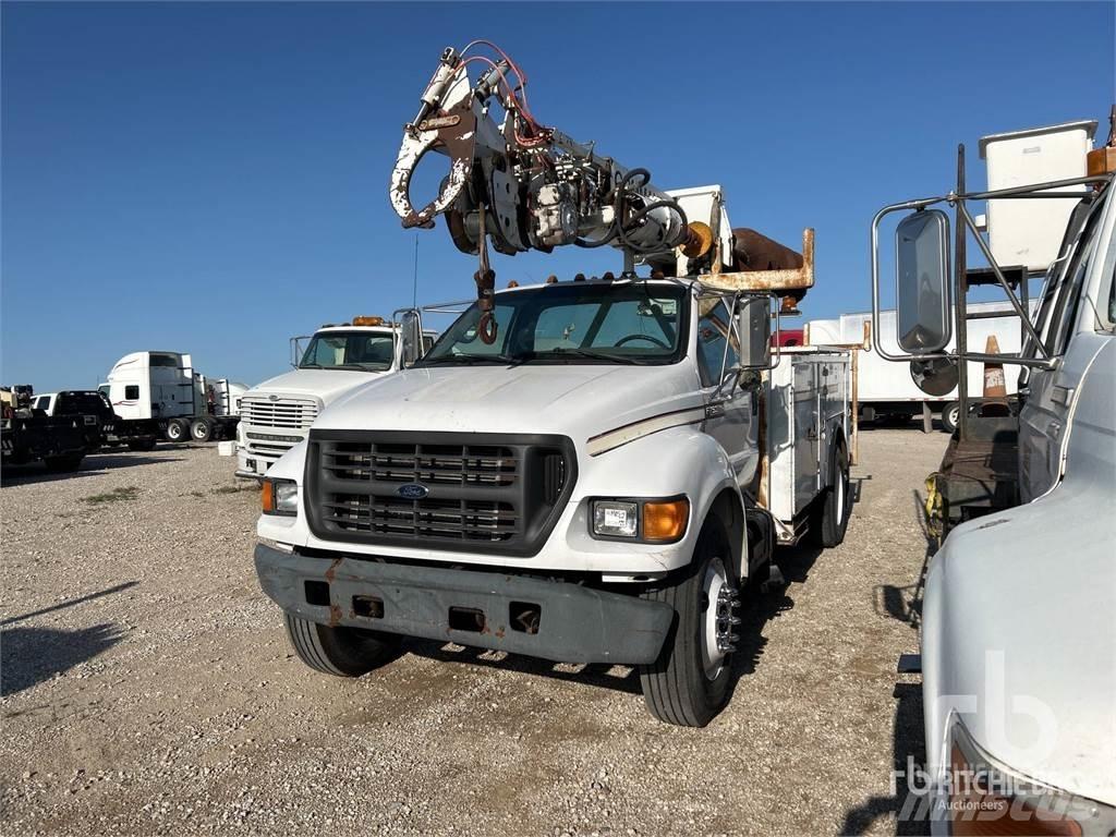 Ford F-750 Digger Derricks trucks