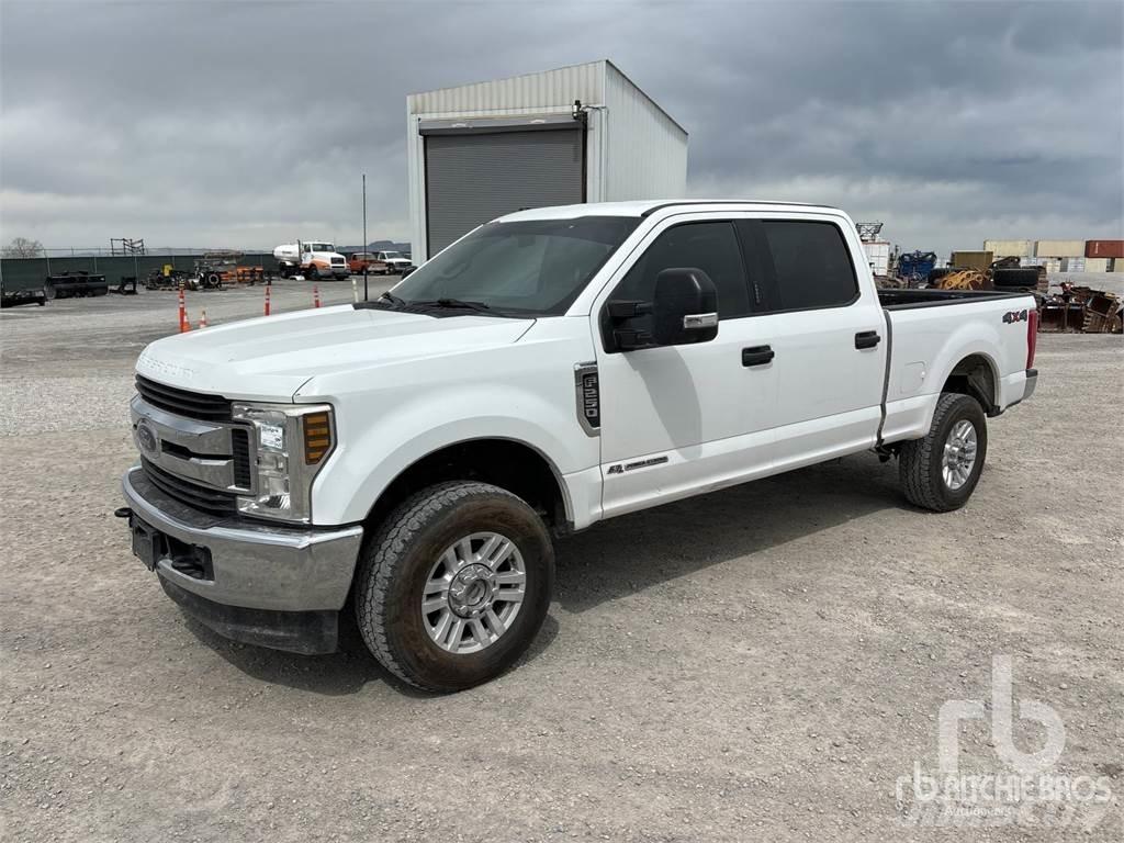 Ford F250 XLT Pickup Trucks