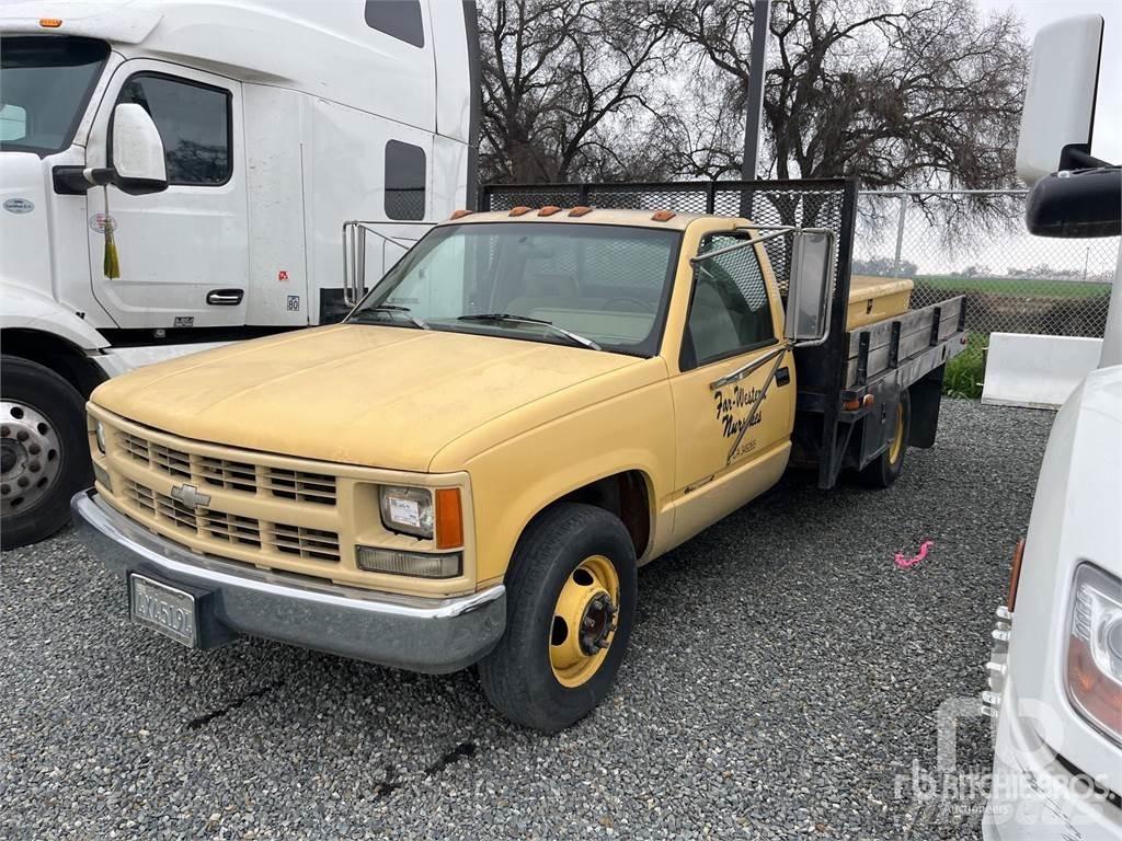 Ford F700 Flatbed Trucks