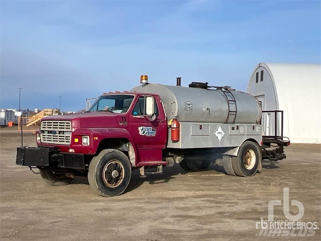 Ford F800 Asphalt and Tar Sprayers and Sealers