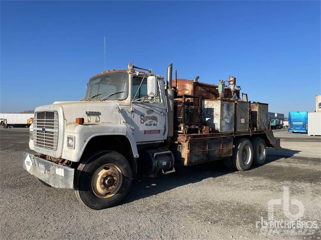 Ford LNT8000 Tank Trucks