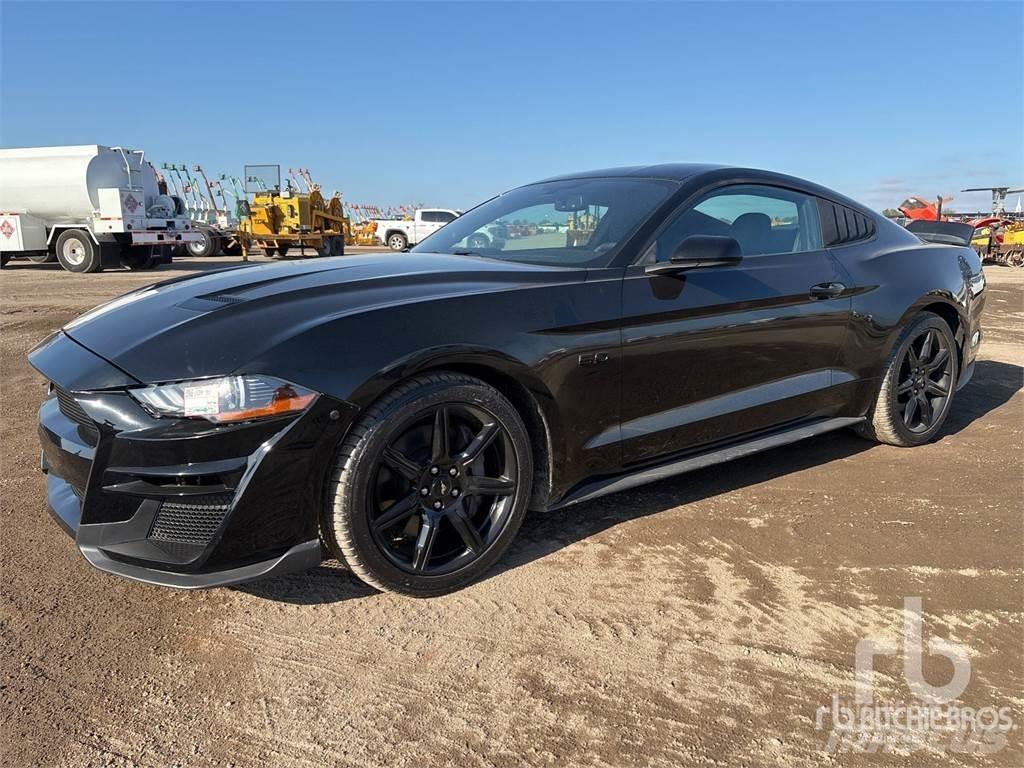 Ford MUSTANG Automobiles / SUVS