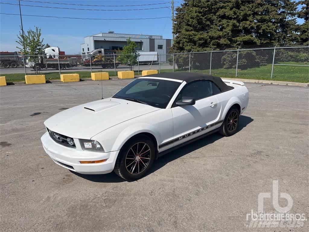 Ford MUSTANG Automobiles / SUVS
