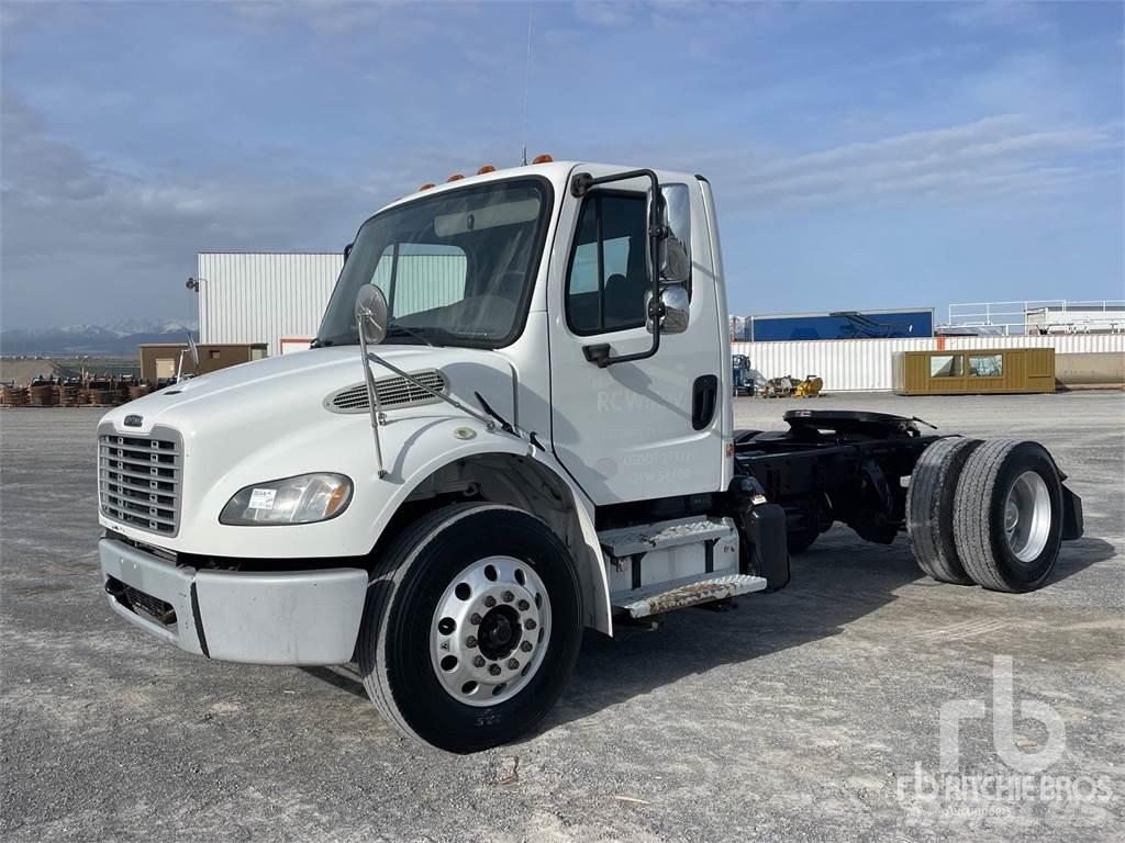 Freightliner M2 Conventional Trucks / Tractor Trucks