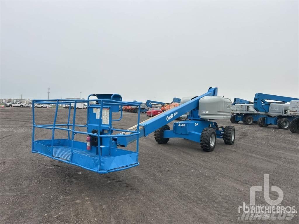 Genie S-40 Articulated boom lifts