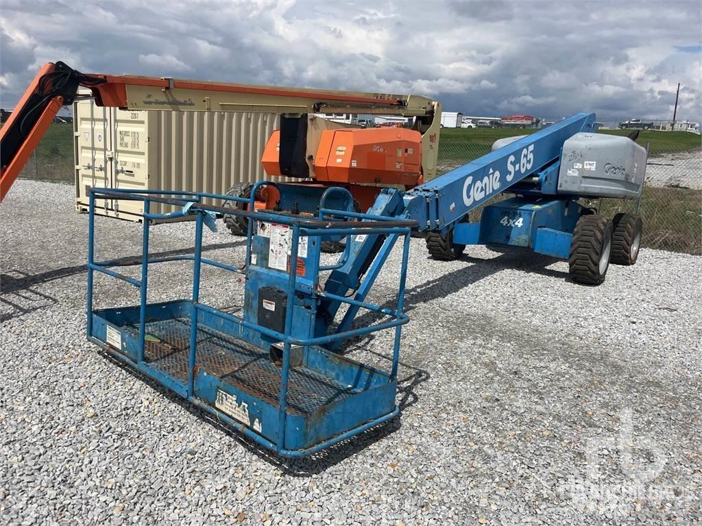 Genie S-65 Articulated boom lifts