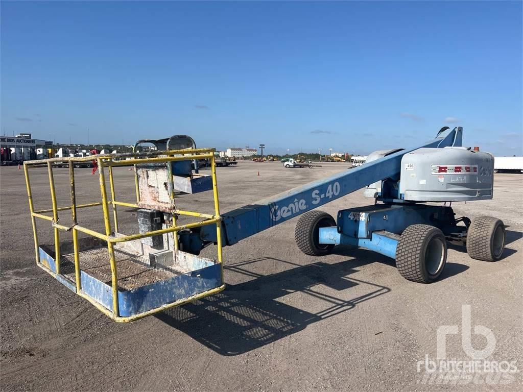 Genie S40 Articulated boom lifts