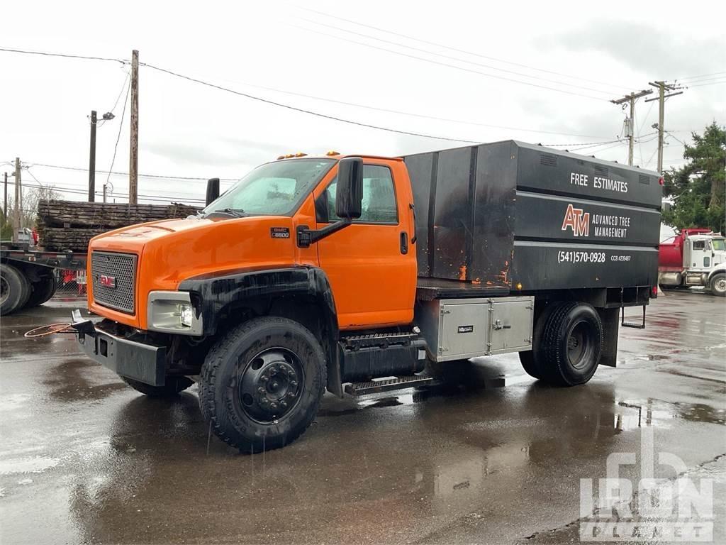 GMC C6500 Wood Chippers