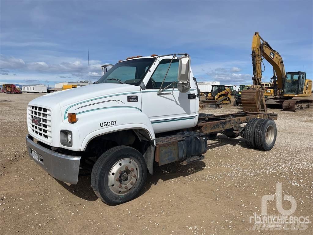 GMC TOPKICK Cab & Chassis Trucks