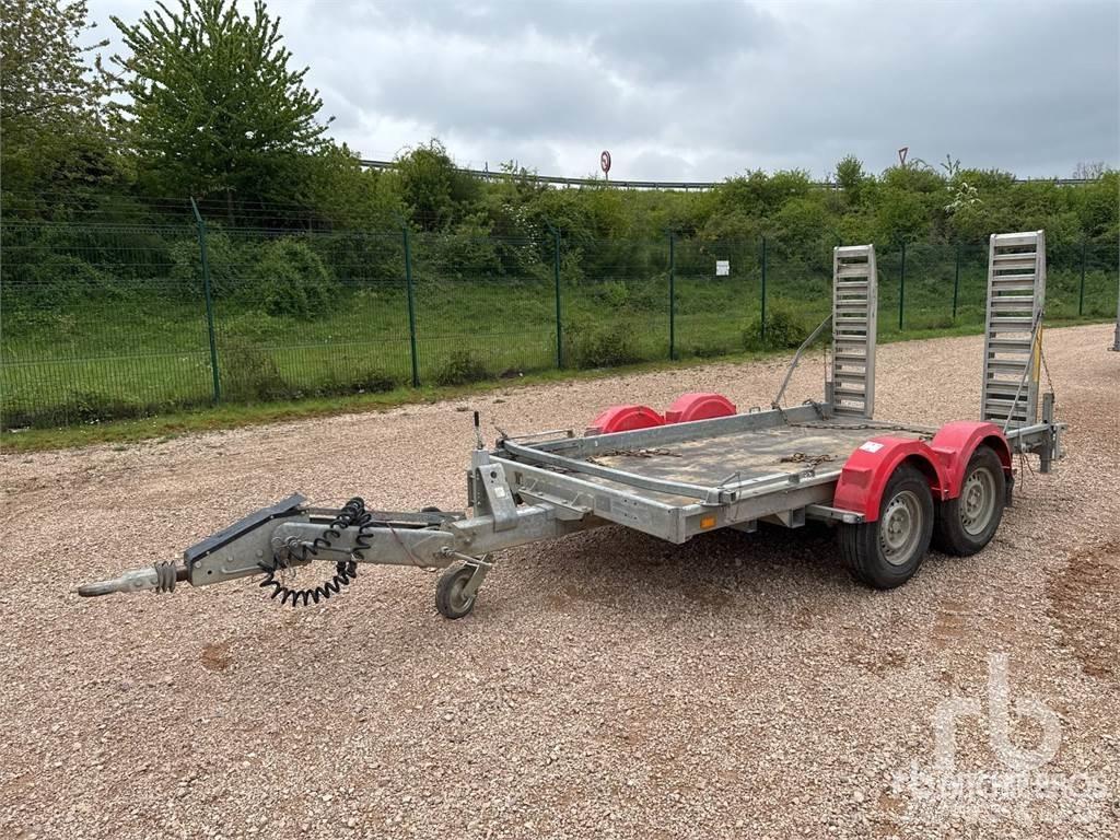 Hubiere T/A Lowboy trailer
