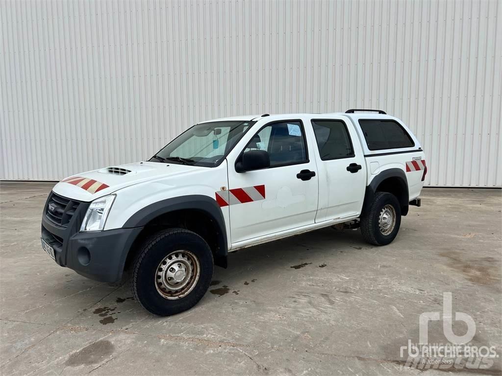 Isuzu D-MAX Pickup Trucks