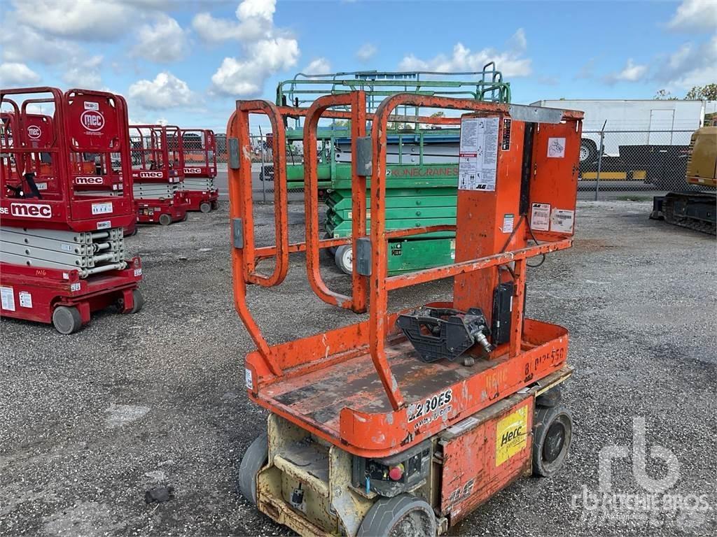 JLG 1230ES Articulated boom lifts