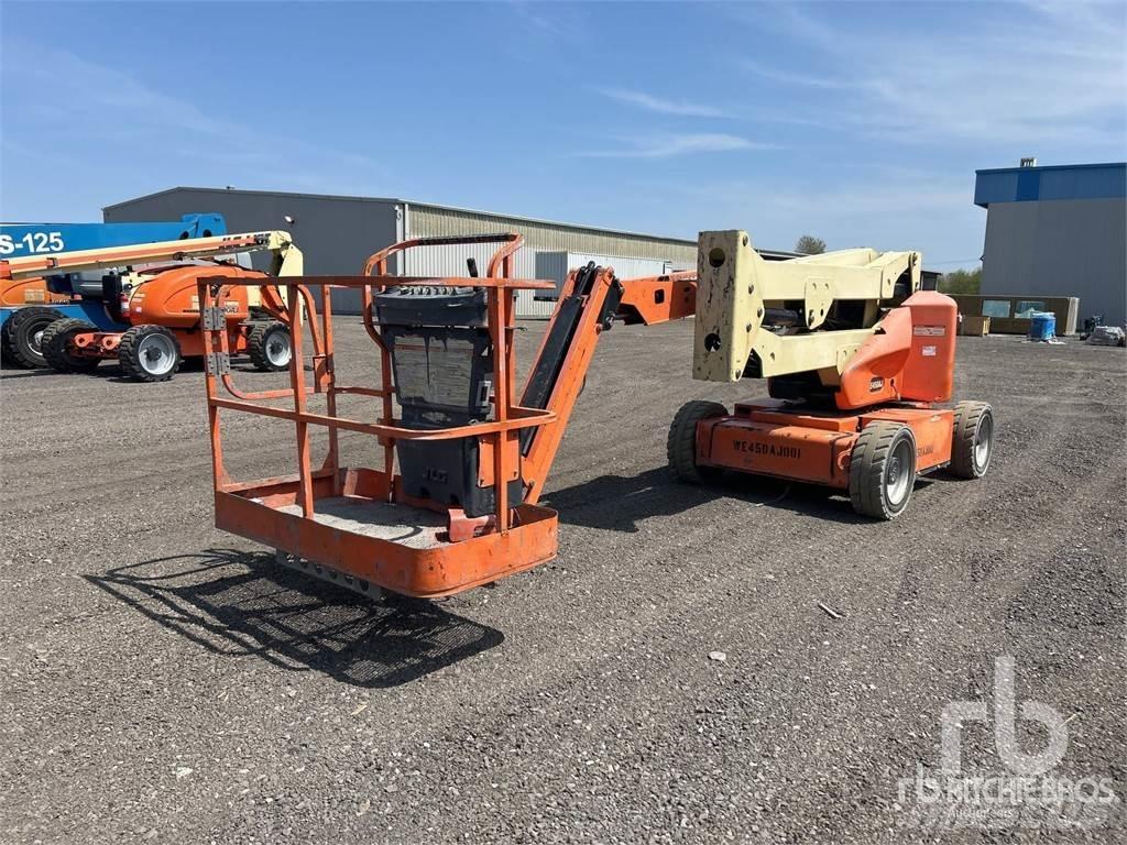 JLG E450AJ Articulated boom lifts