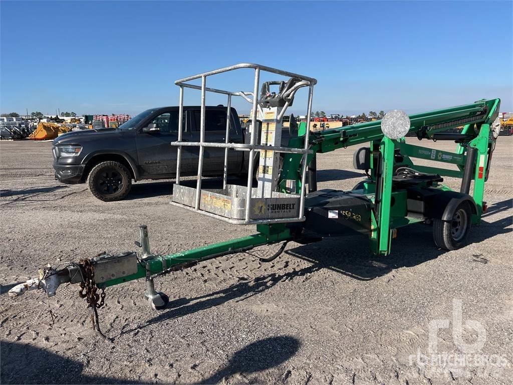 JLG T-350 Articulated boom lifts