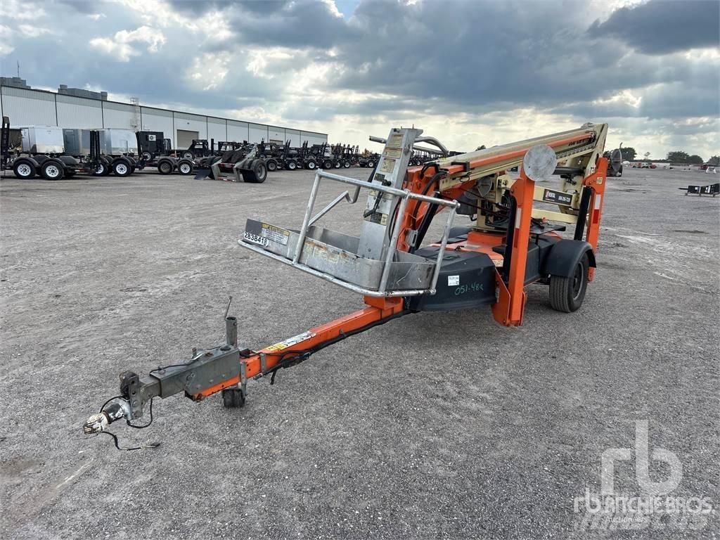 JLG T-350 Articulated boom lifts