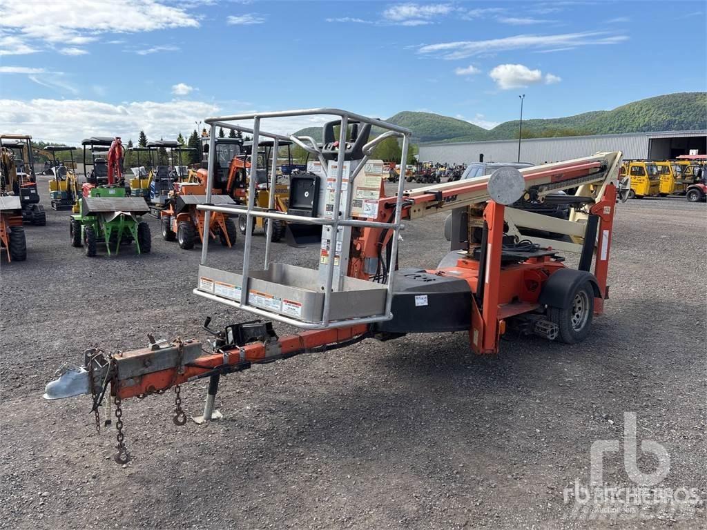 JLG T-350 Articulated boom lifts