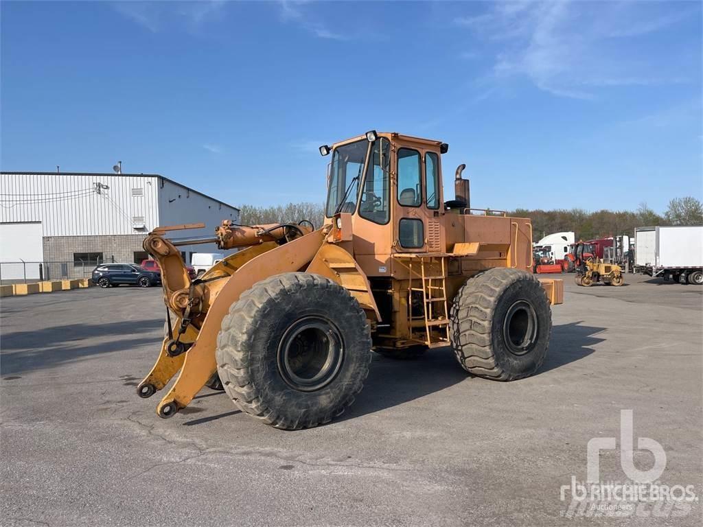 John Deere 744E Wheel Loaders