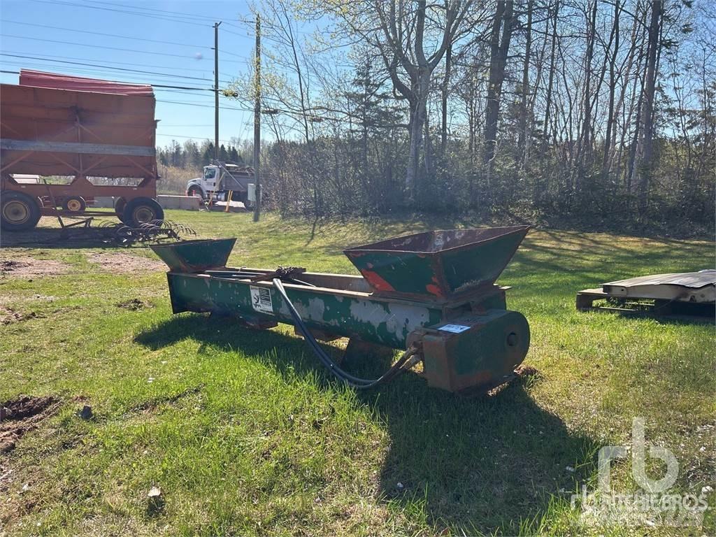 John Deere 8350 Conveying Equipment