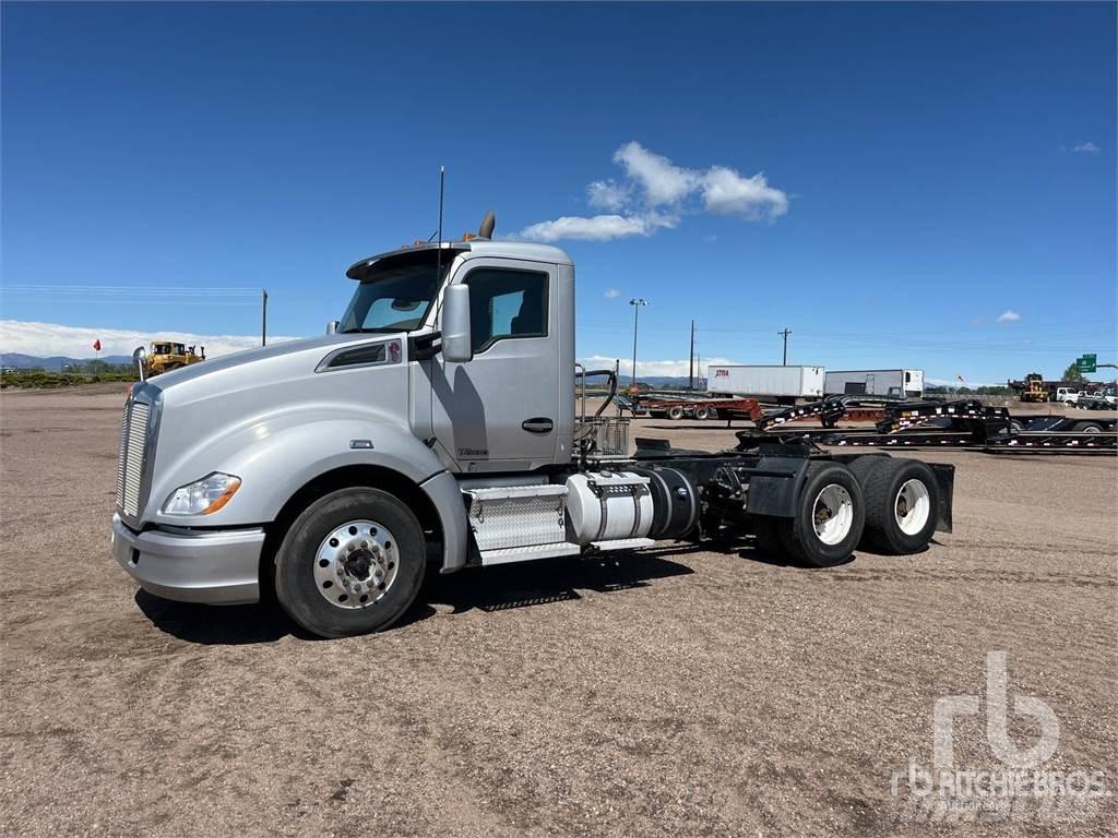 Kenworth T-680 Conventional Trucks / Tractor Trucks