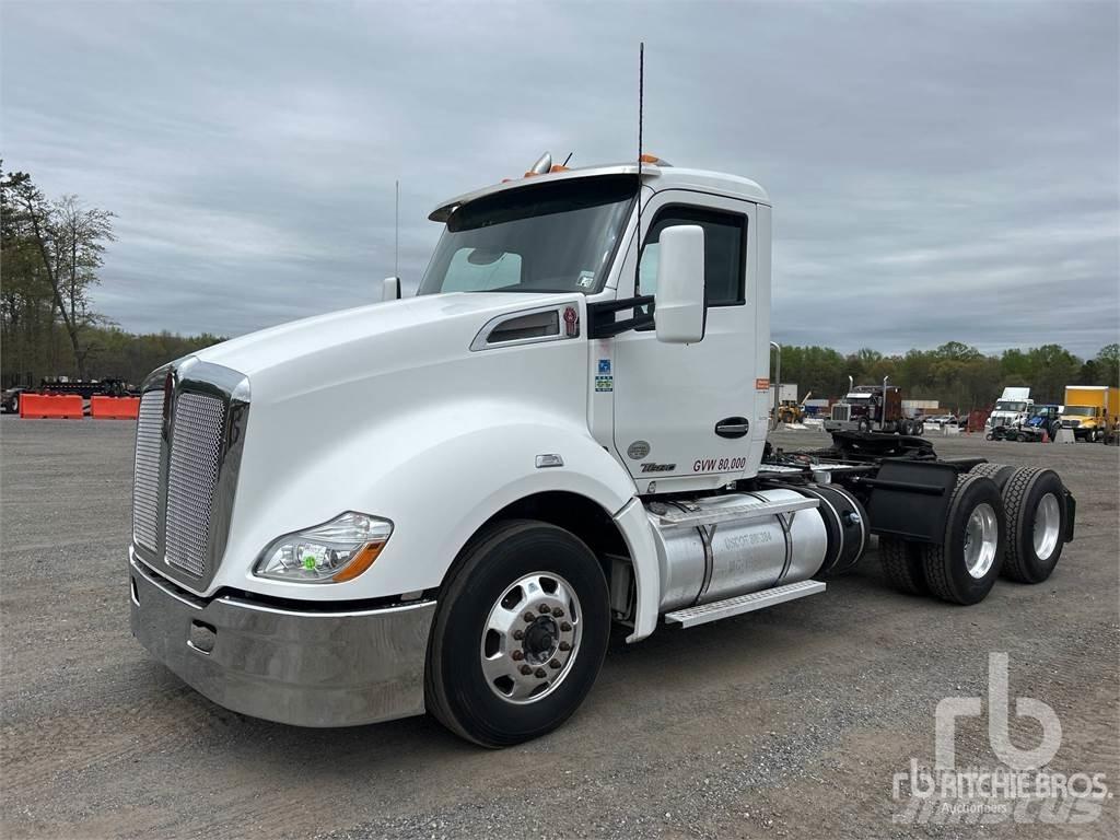 Kenworth T-680 Conventional Trucks / Tractor Trucks