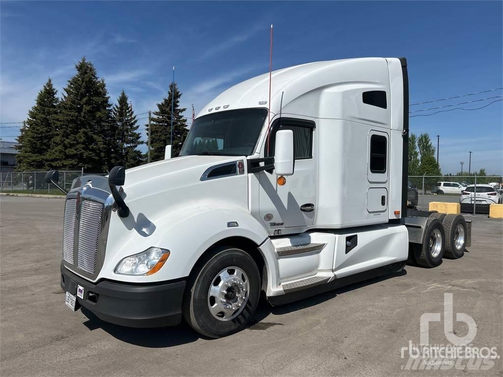 Kenworth T-680 Conventional Trucks / Tractor Trucks