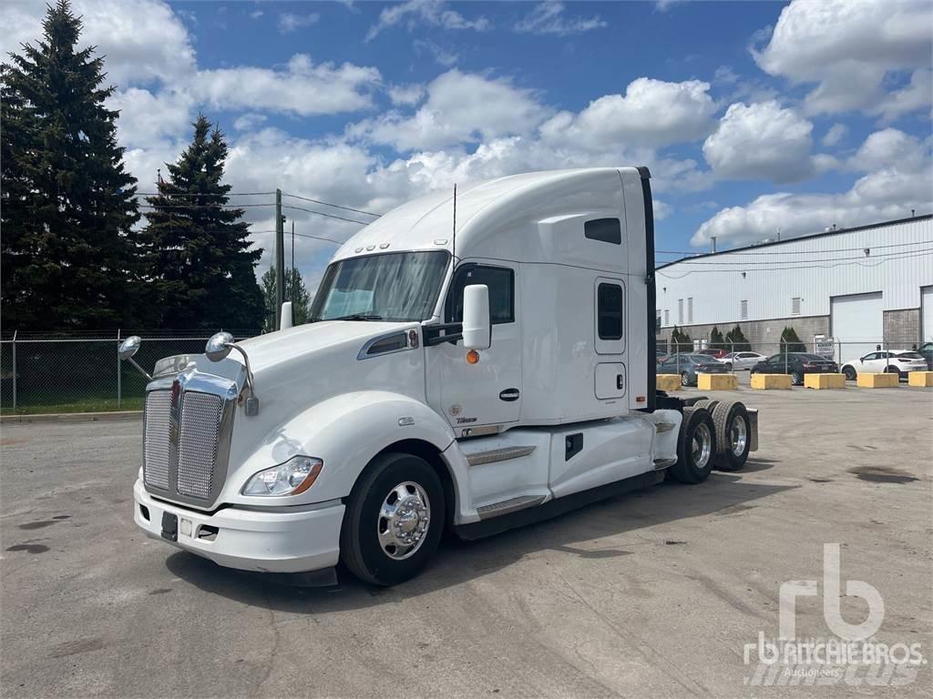 Kenworth T-680 Conventional Trucks / Tractor Trucks