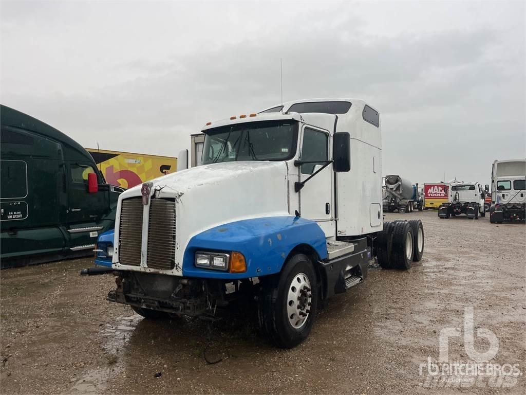 Kenworth T600 Conventional Trucks / Tractor Trucks